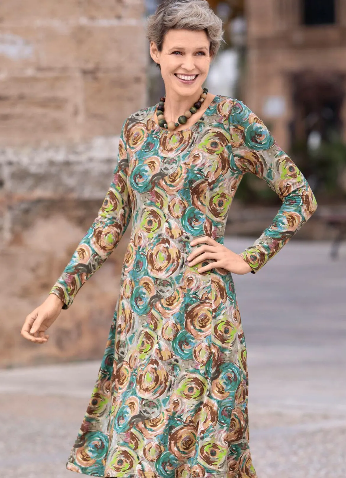 Kleid mit schwingendem Rockteil