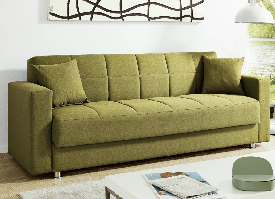 Klick-Klack-Sofa mit Dekokissen