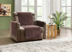 Kuschelweiche Wohnaccessoires mit Bandeinfassung