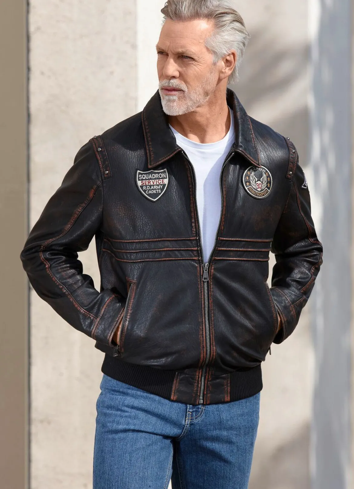 Lederblouson mit Patches