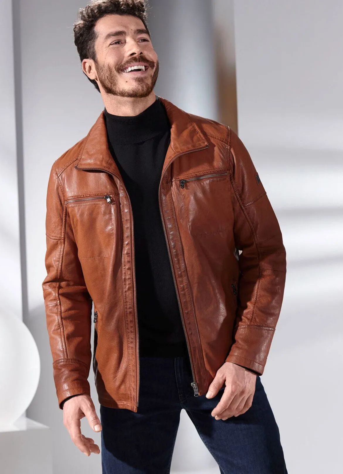 Lederkurzjacke mit Stehumlegekragen