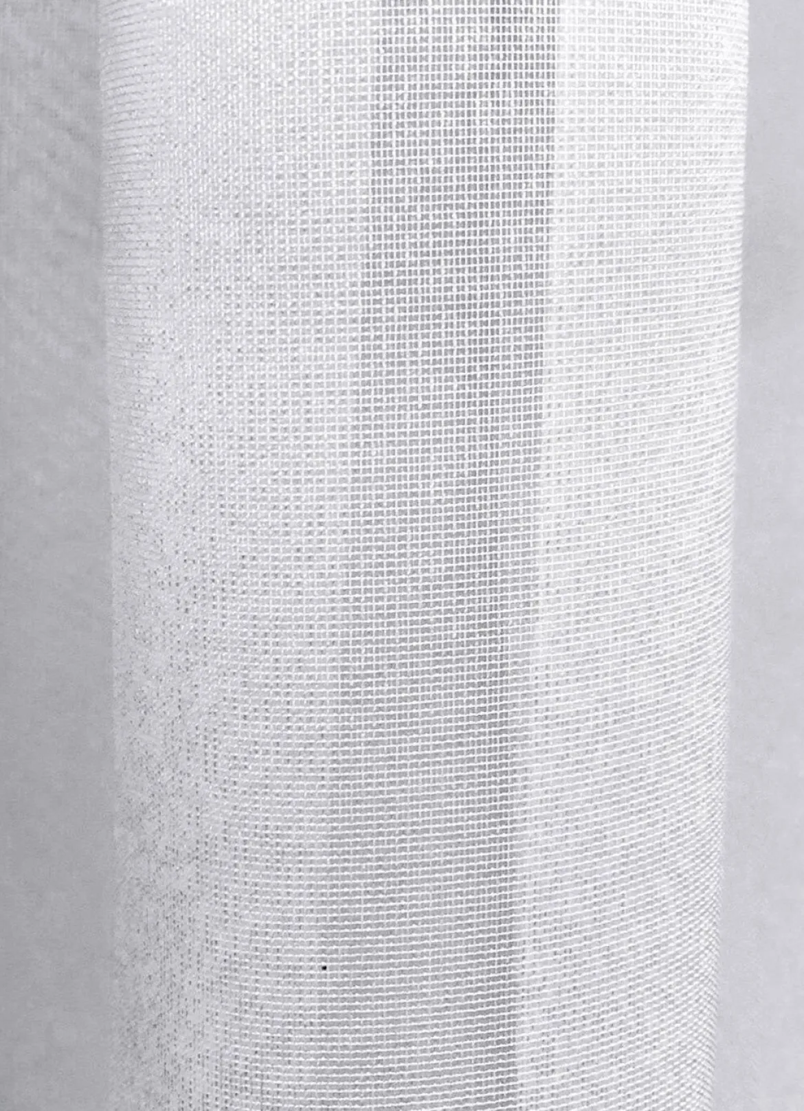 Leicht transparenter Store mit Automatikfaltenband