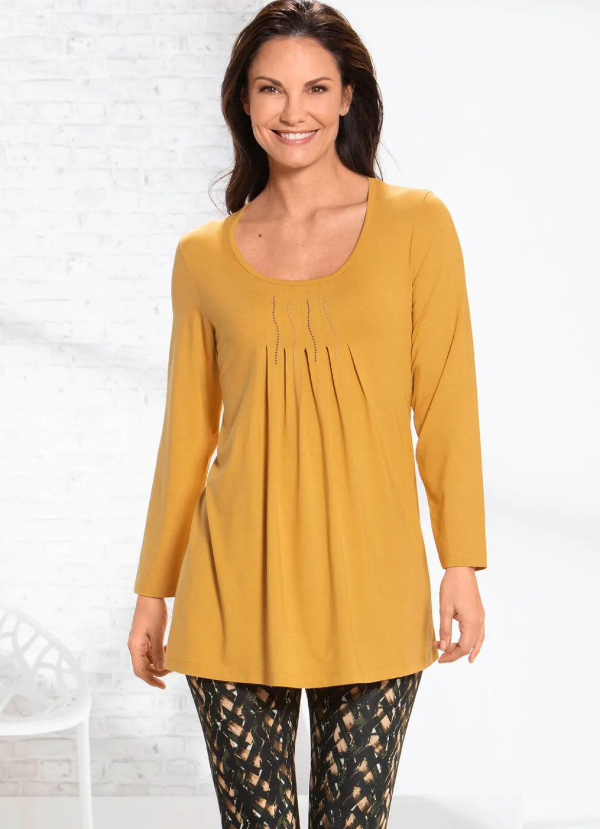Longshirt mit Plättchenzier in 2 Farben