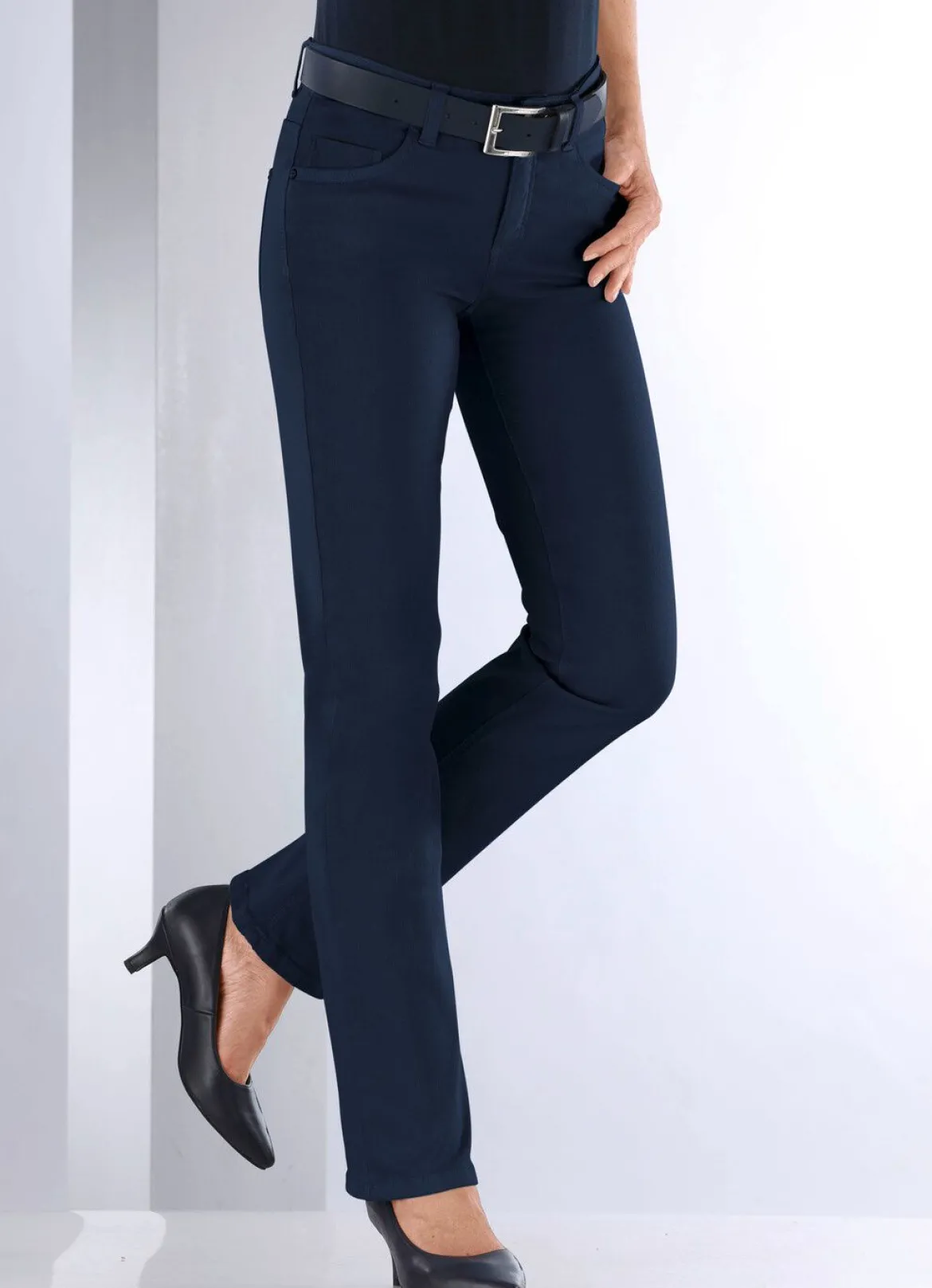 Magic-Jeans in 5-Pocket-Form