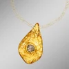 Massiver handgearbeiteter Anhänger mit Rohdiamant