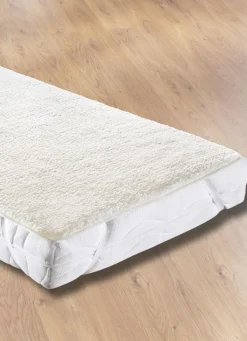 Matratzenauflage mit Sherpa-Teddy-Plüsch für kuschelig warme Nächte