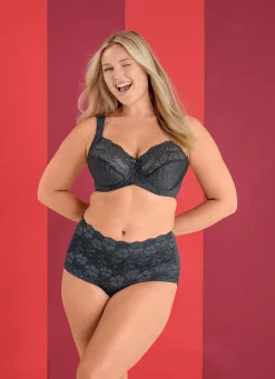 Miss Mary Miederslip mit unterlegter Elastikspitze im Vorderteil