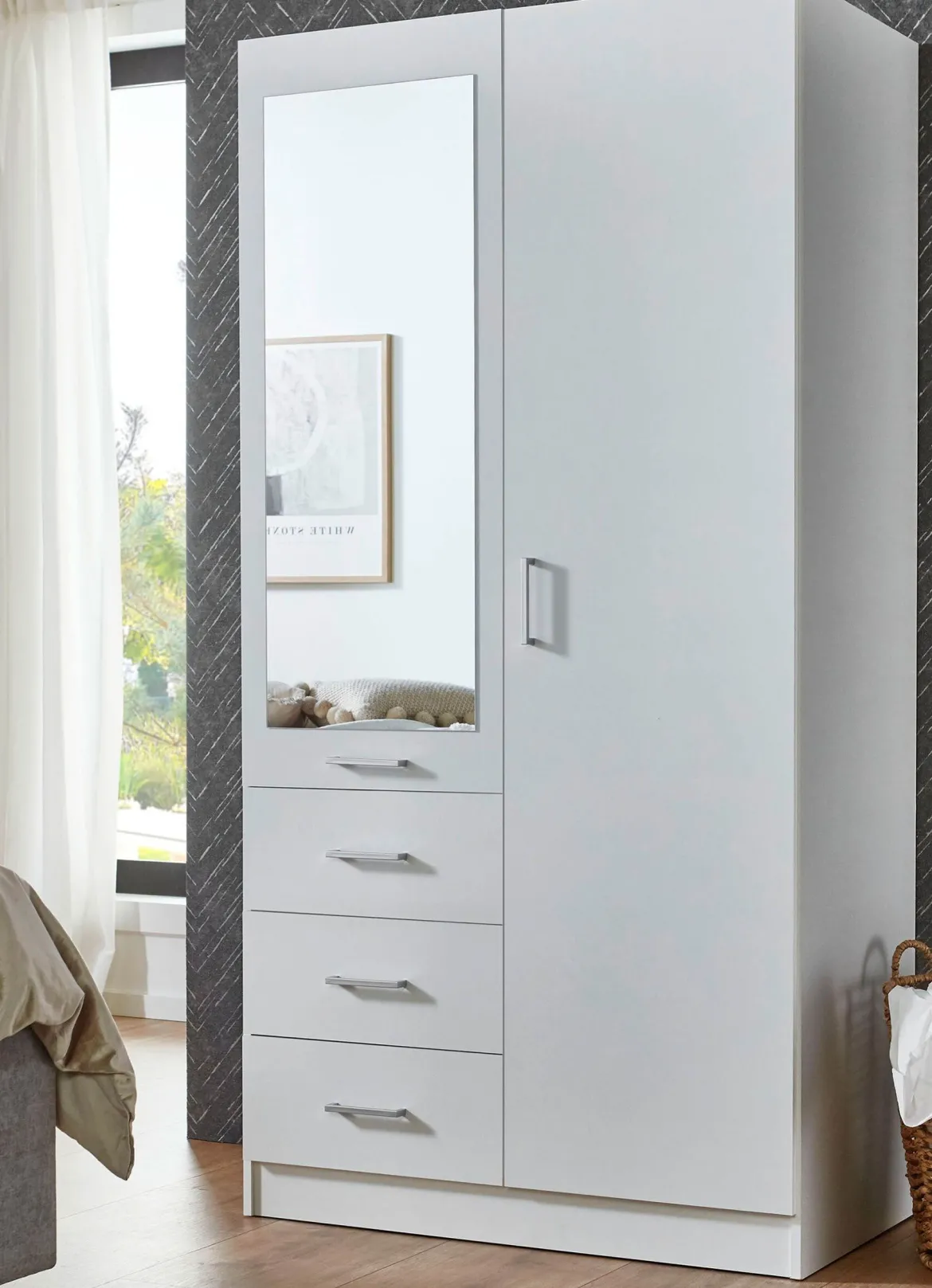 Moderner Kleiderschrank