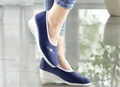 Modische Ballerinas in verschiedenen Farben