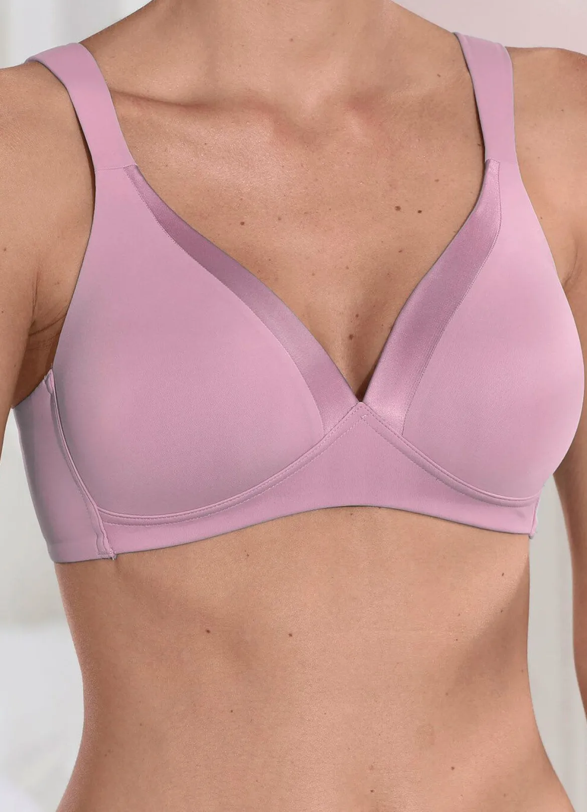 Naturana BH mit Satinblende am Dekolleté