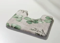 Naturnahe Badgarnitur mit Eukalyptus-Blätter-Motiv