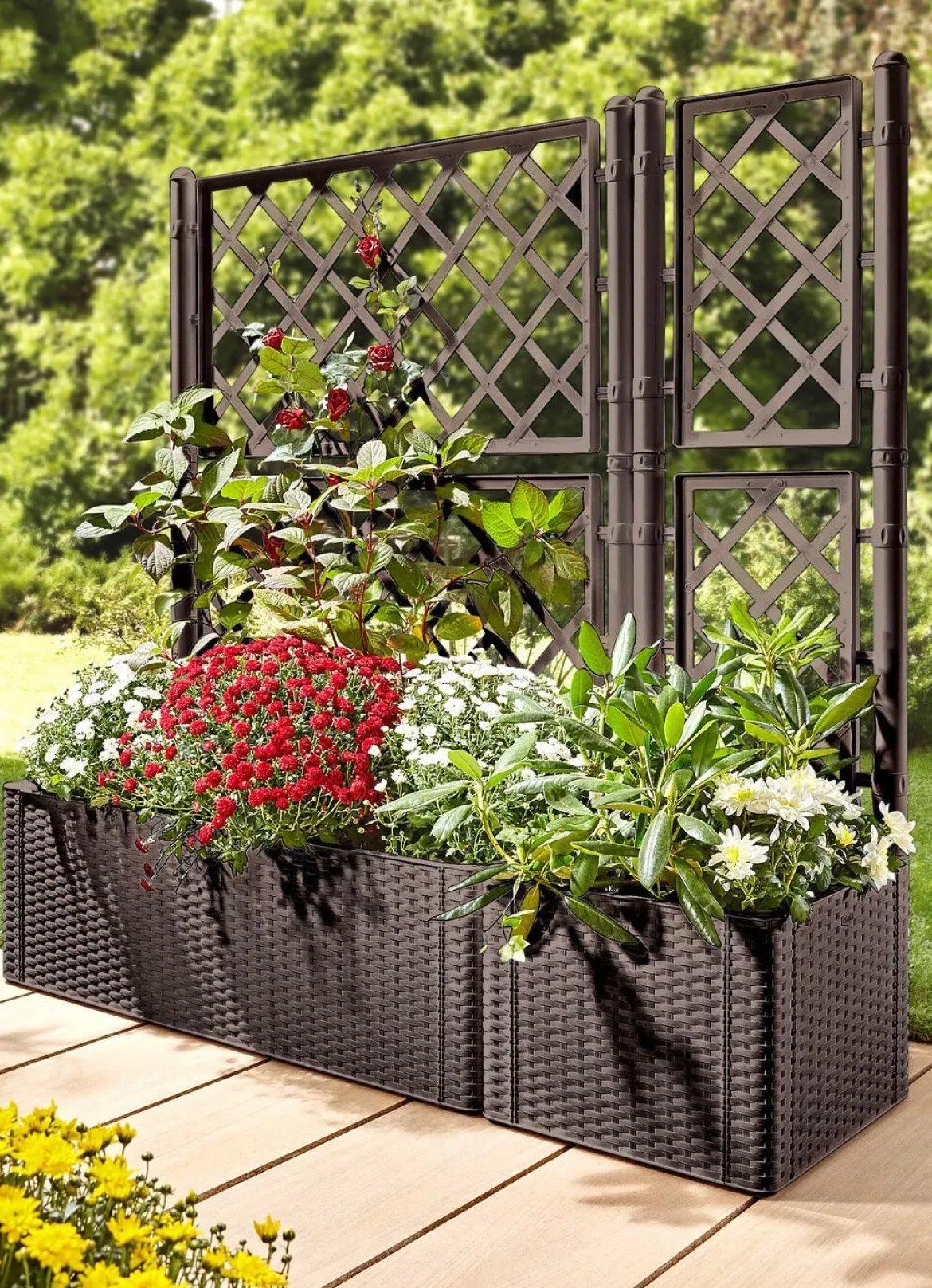 Pflanzkasten in moderner Rattan-Optik