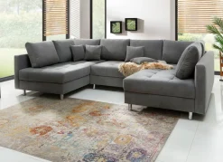Polstermöbel mit Hocker und Kissen