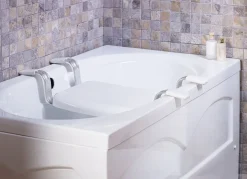 Praktischer Badewannensitz