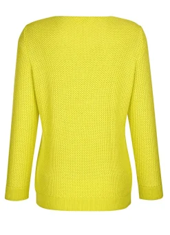 Pullover in dekorativer Struktur