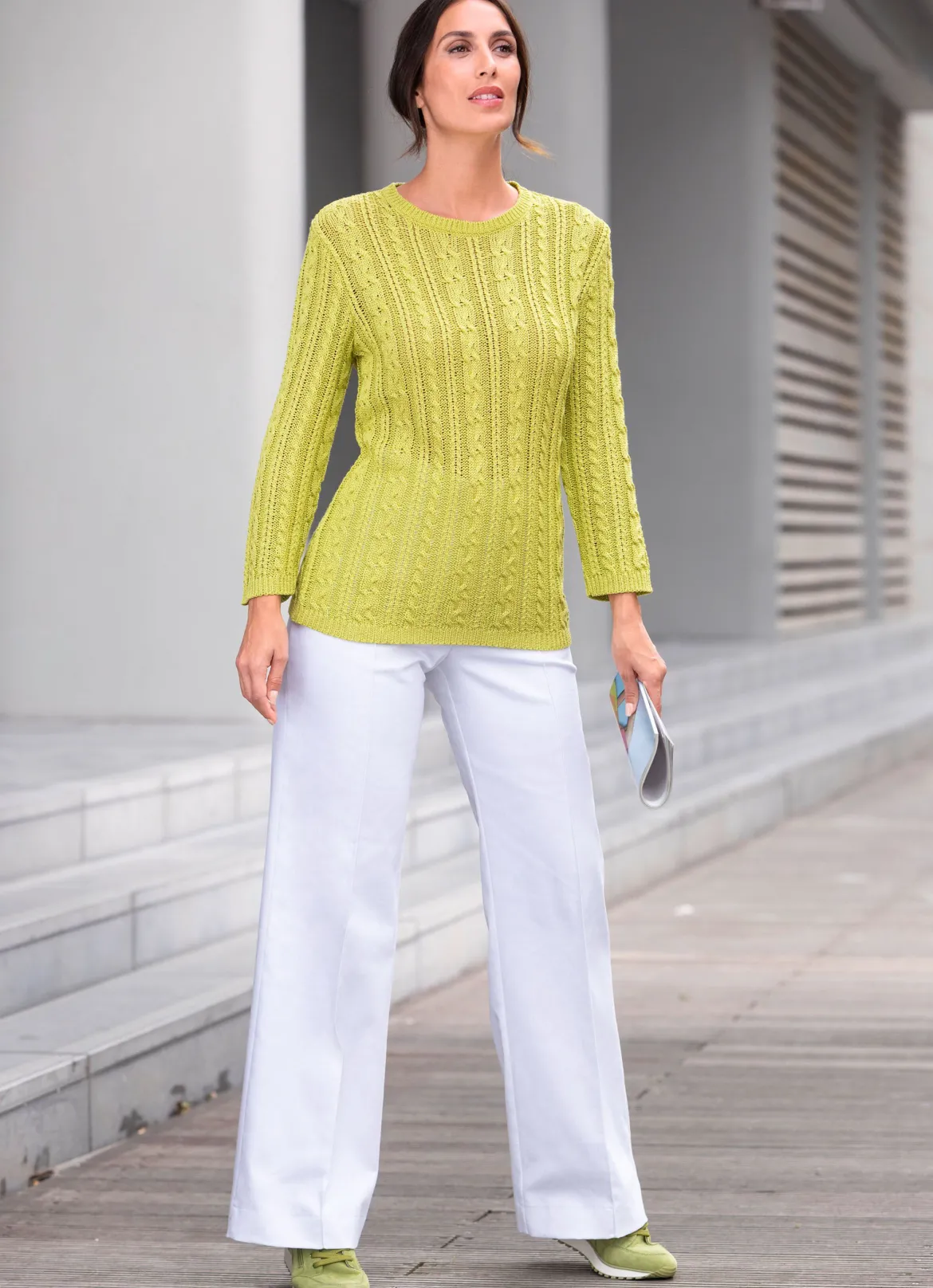Pullover mit dekorativem Strukturmix