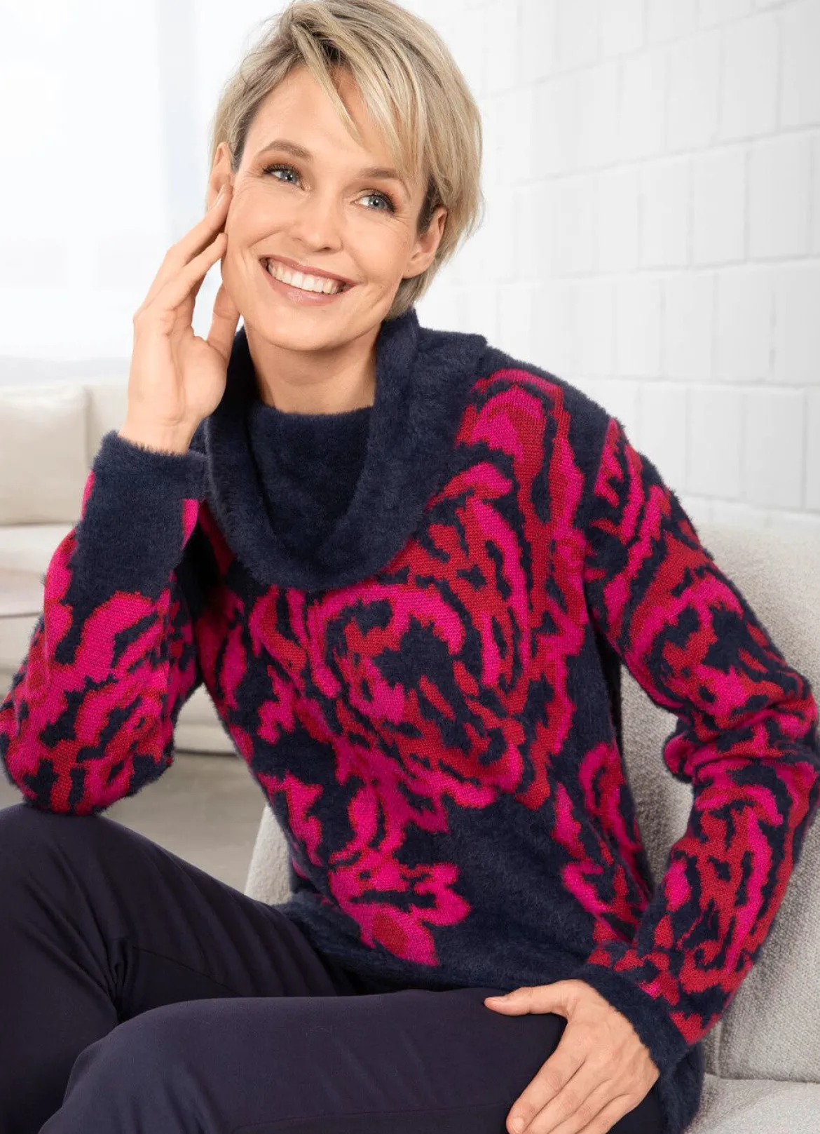 Pullover mit haarigem Effektgarn