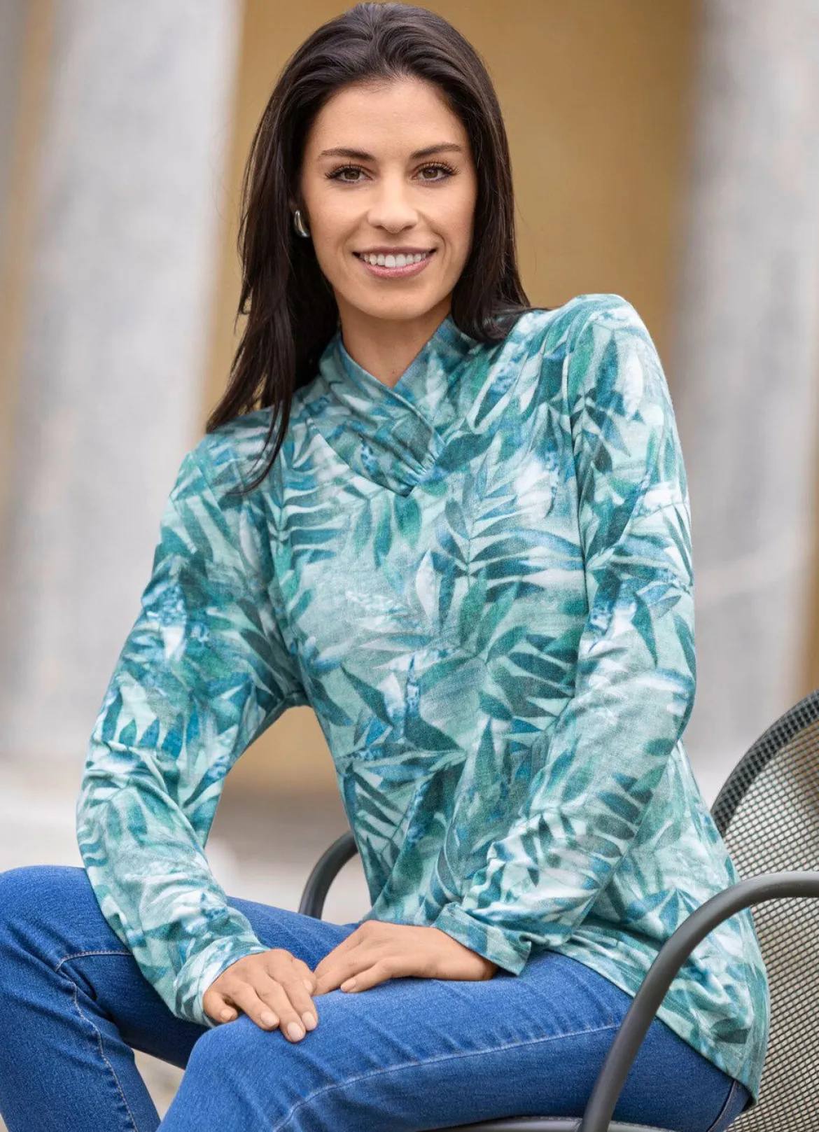 Pullover mit raffiniertem V-Kragen