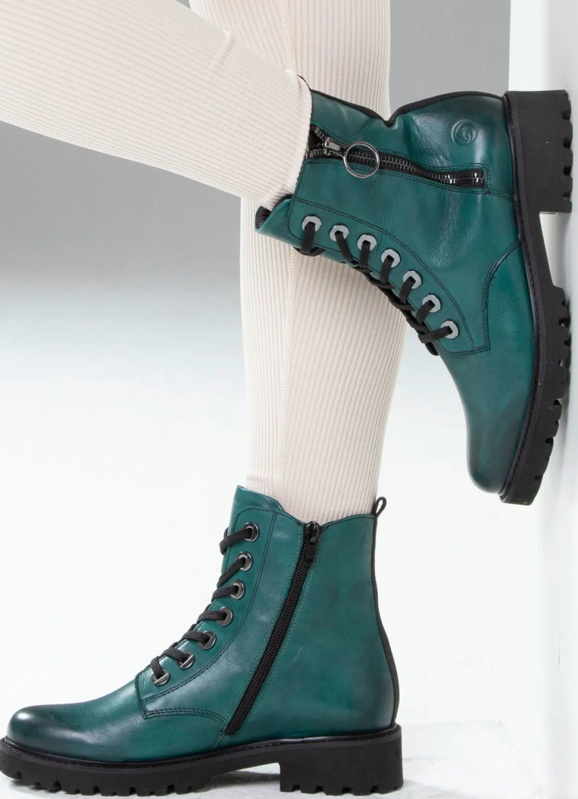 Remonte, modische Damen-Stiefeletten, Winterschuhe, Weite G, mit herausnehmbarem Fußbett