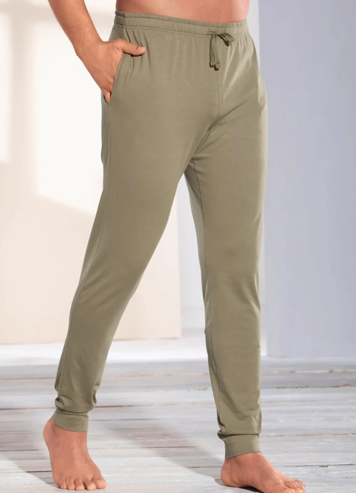 Schlaf- und Freizeithose mit BIO Baumwolle, Bündchenabschllüssen und Durchzugsband