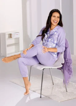 Schlafanzug mit Bündchenabschlüssen