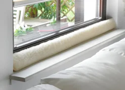 Schurwoll-Zugluftstopper für Fenster