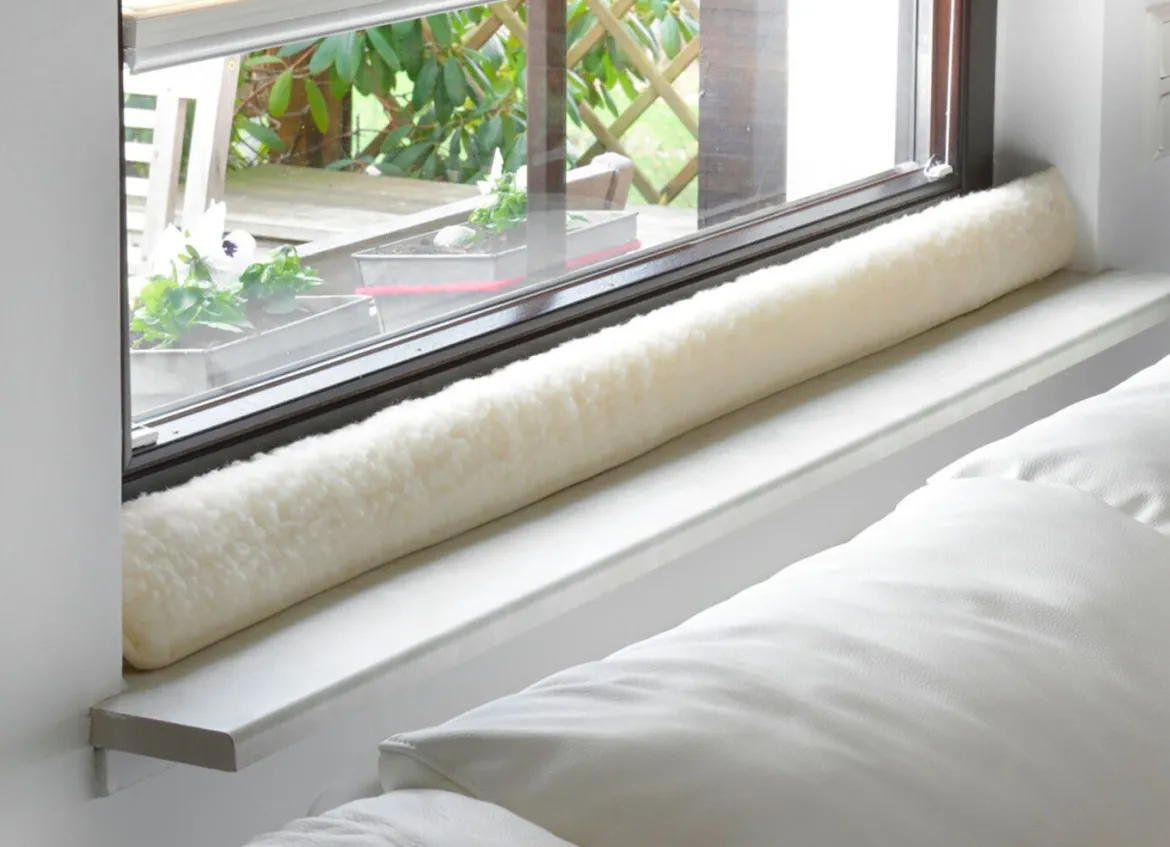 Schurwoll-Zugluftstopper für Fenster