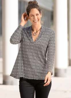 Shirt in leicht ausgestellter Form in 2 Farben