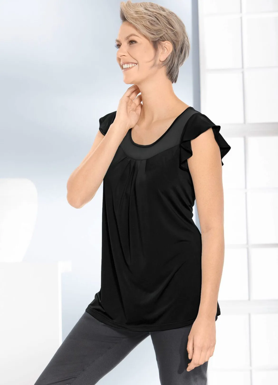 Shirt mit Chiffon-Einsatz in 2 Farben