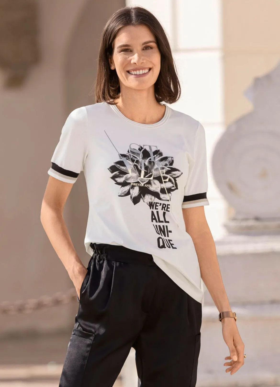 Shirt mit Flatlocknaht am Halsausschnitt