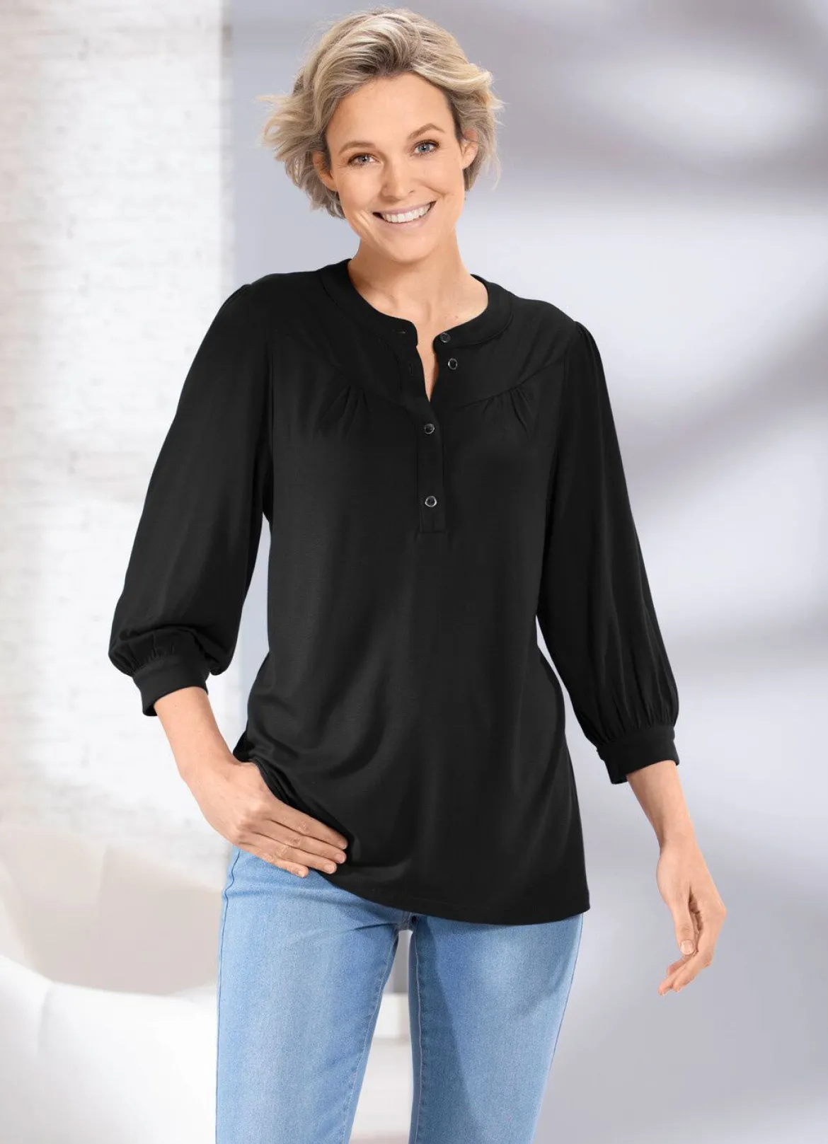 Shirt mit kurzer Knopfleiste in 2 Farben