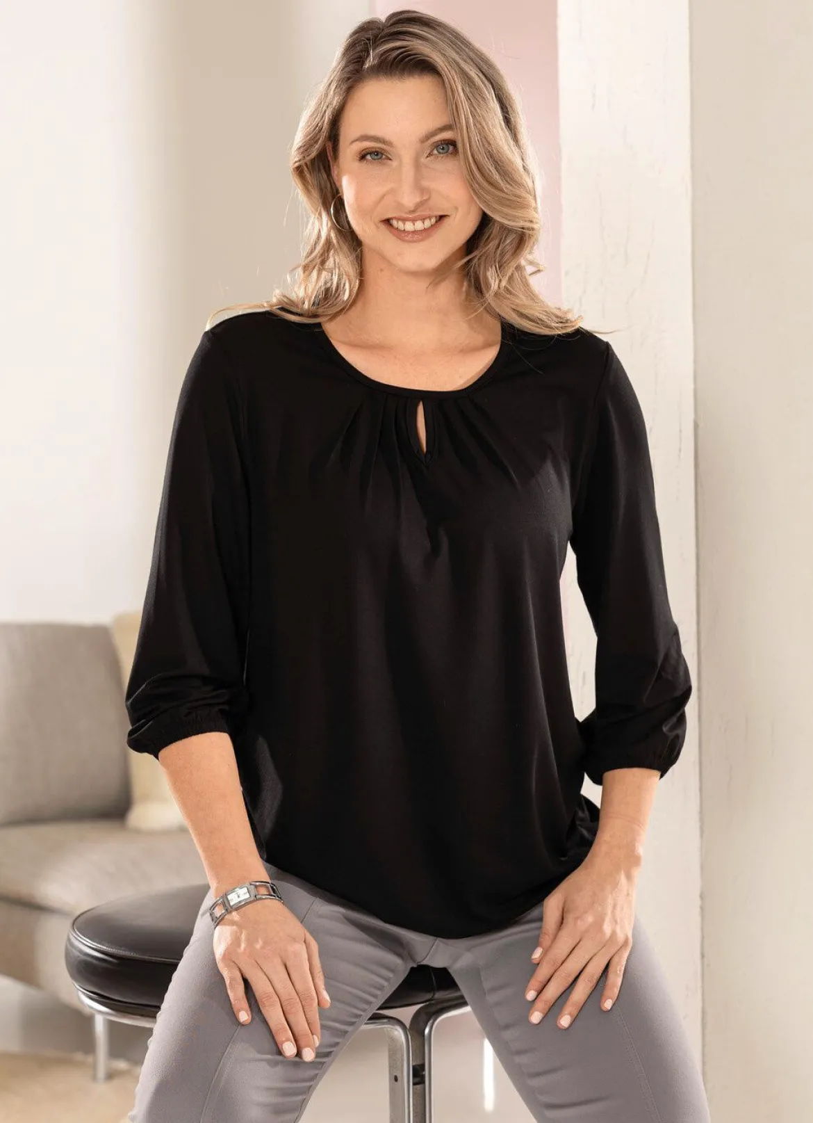 Shirt mit Schlitz in 2 Farben