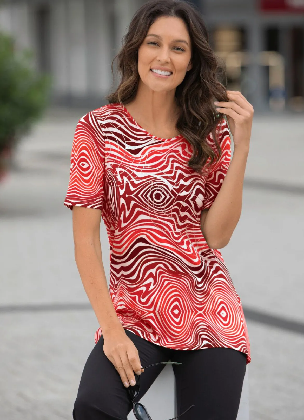 Shirt mit silberfarbener Folie im Vorderteil in 2 Farben