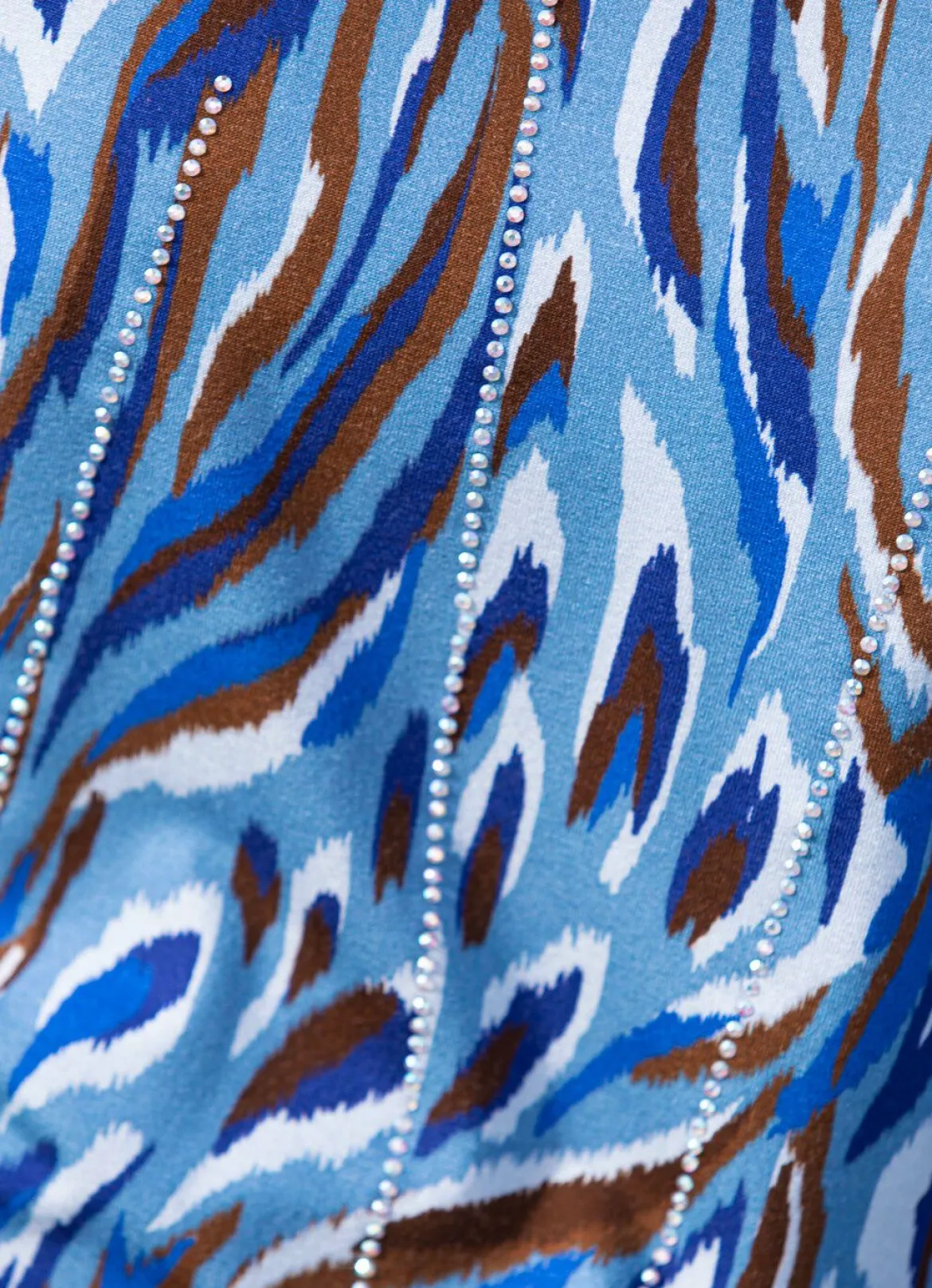 Shirt mit Strasszier im Vorderteil