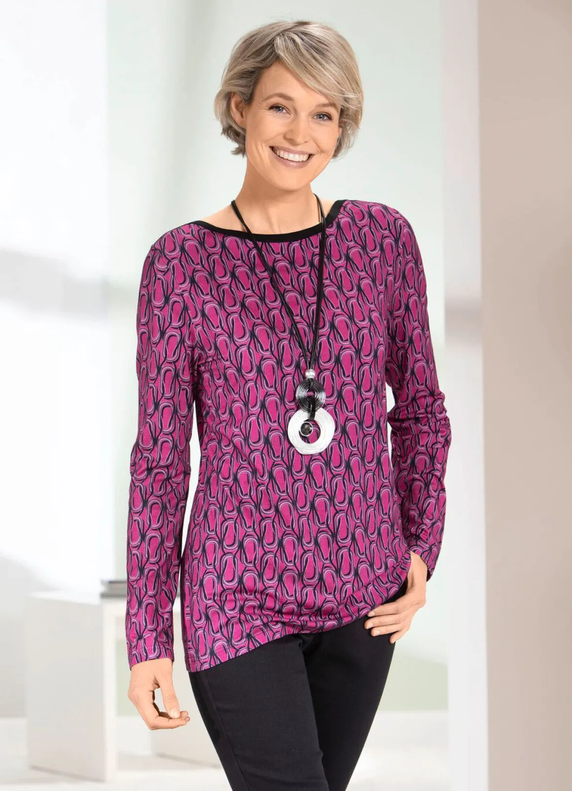 Shirt mit U-Boot-Ausschnitt