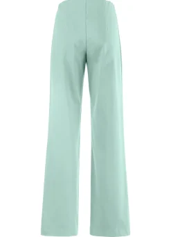 Soft-Stretch-Hose in modischer Weite