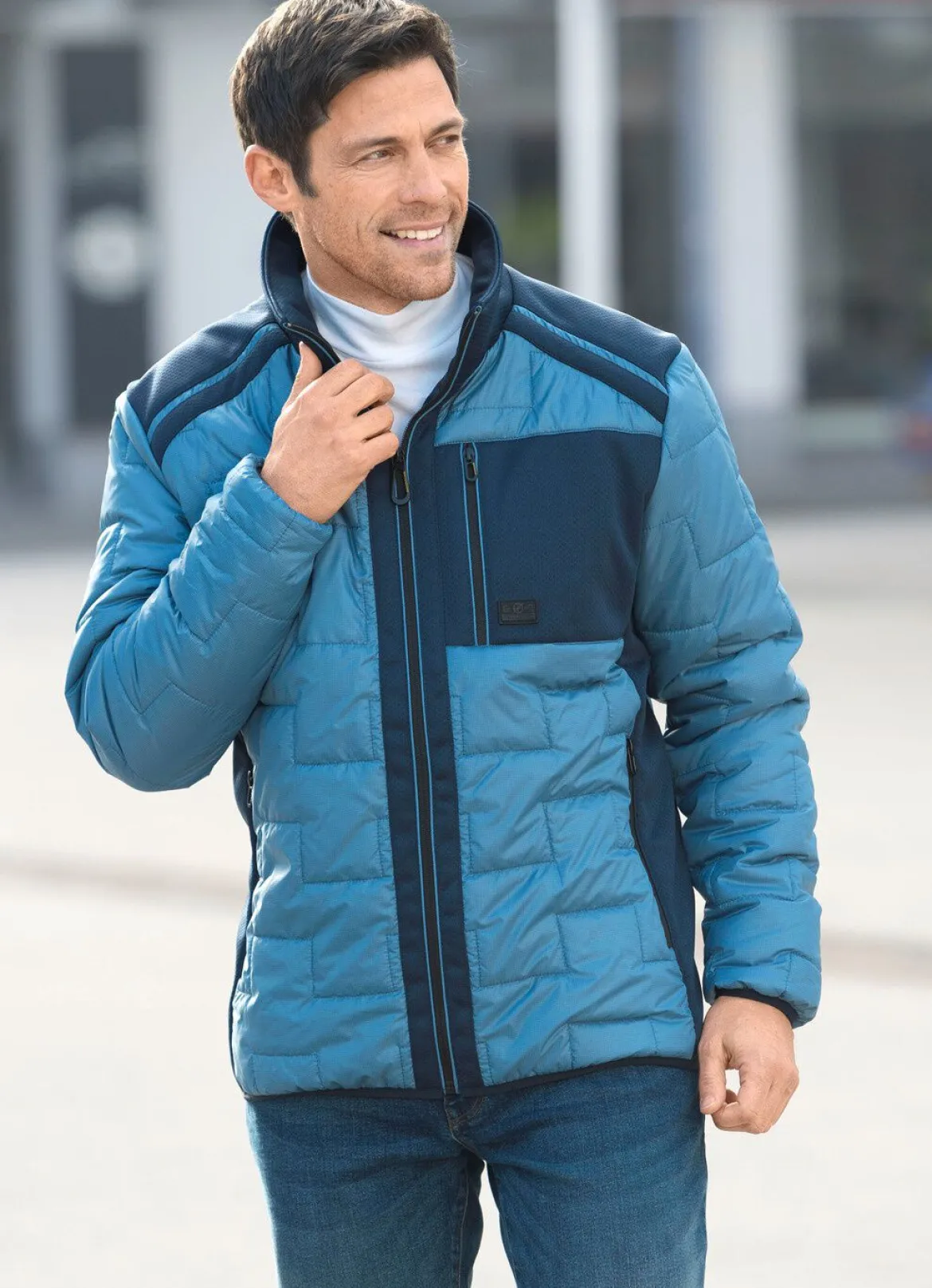 Steppkurzjacke mit Brusttasche