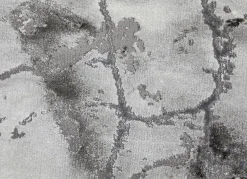 Stilsichere Brücken und Teppiche mit Marmormotiv