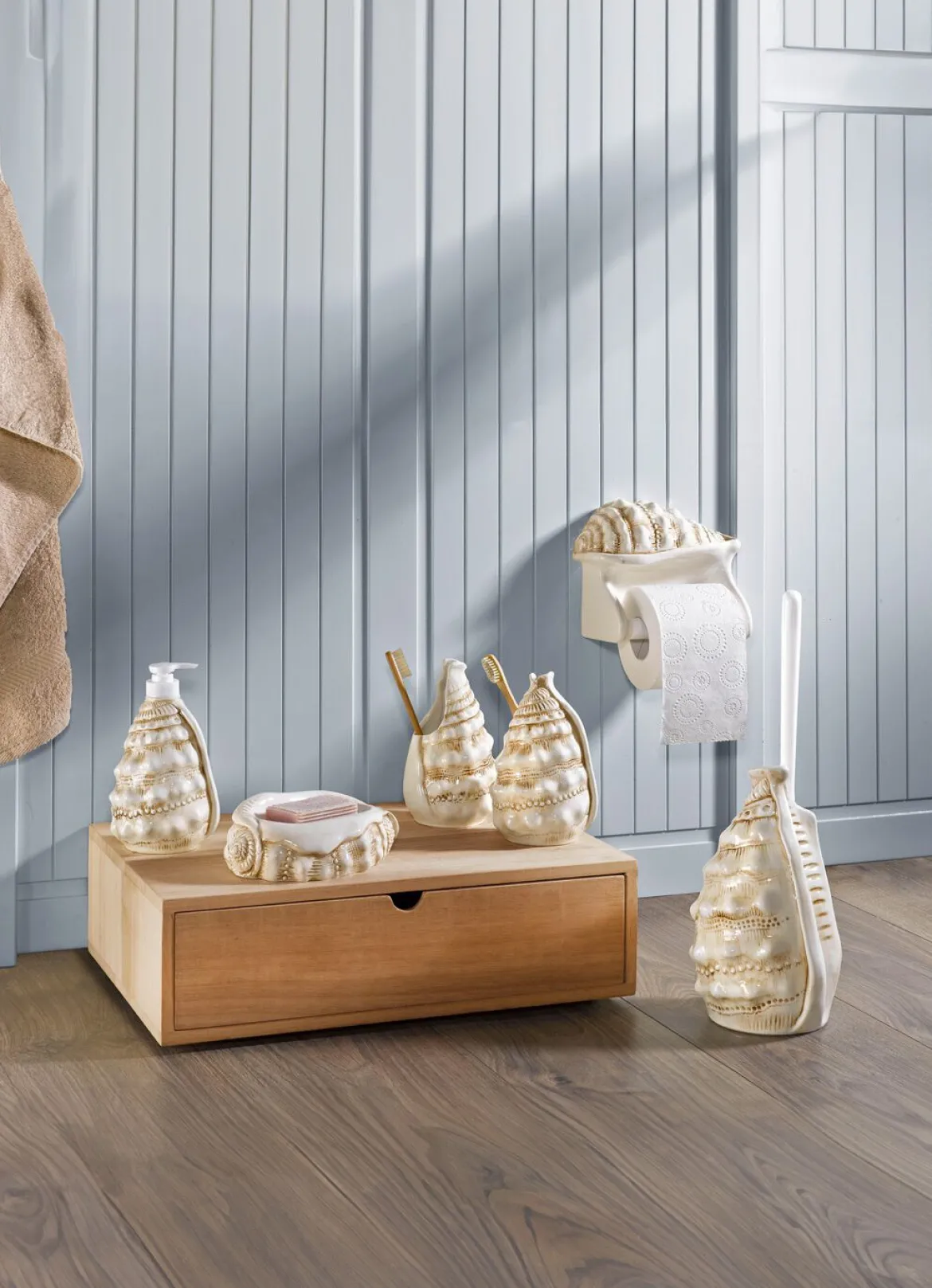 Stilvolle Badezimmer-Accessoires aus Keramik
