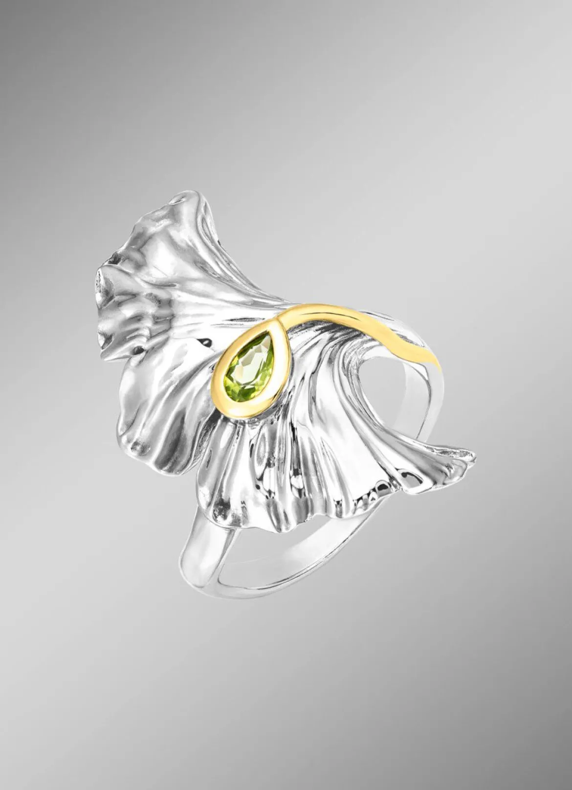 Stilvoller Damenring mit echt Peridot