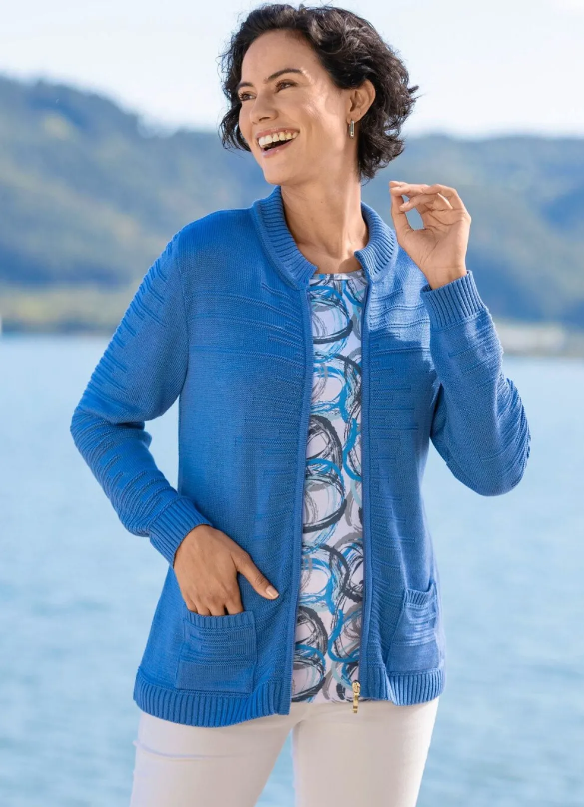 Strickjacke mit Strukturstreifen