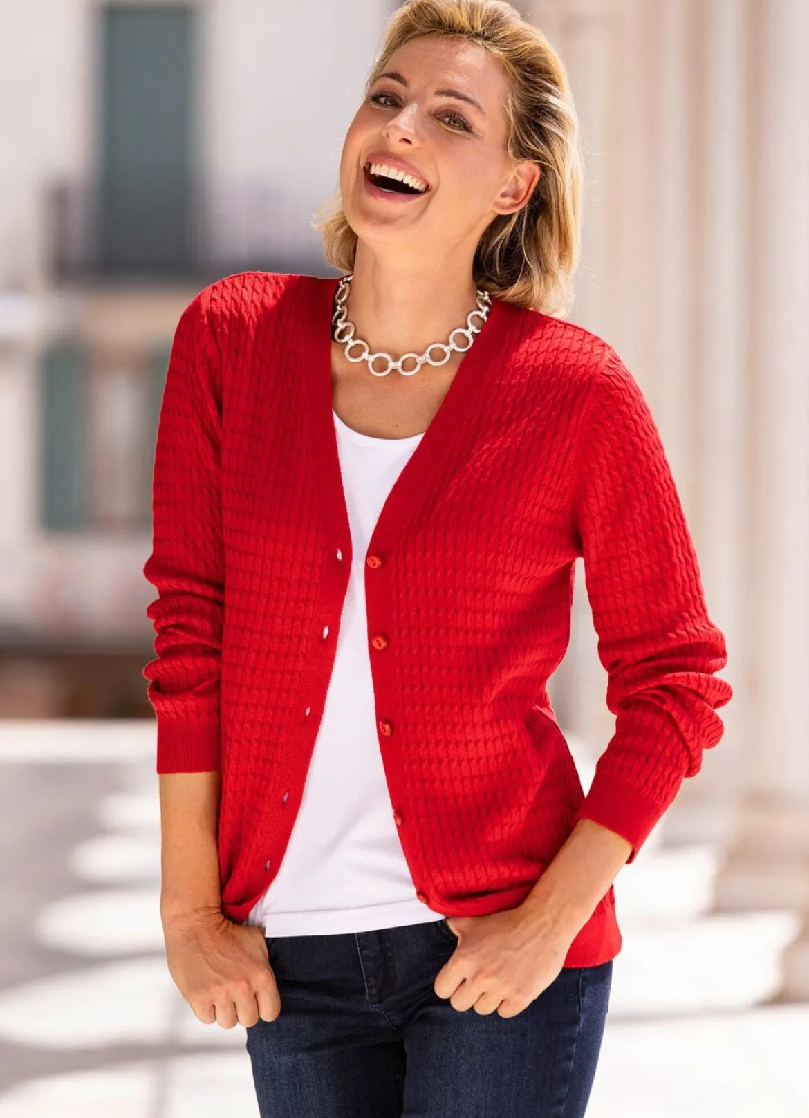 Strickjacke mit Zöpfchendessin