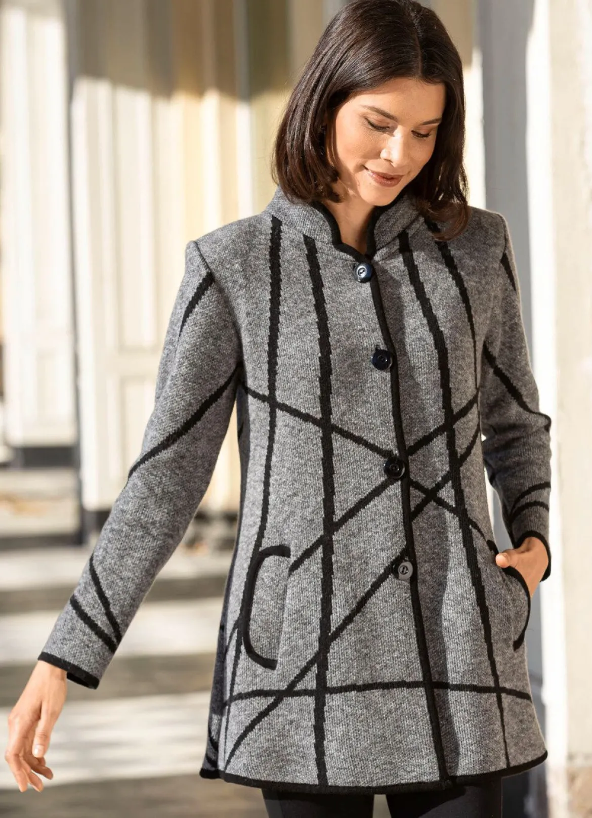 Strickmantel in Jacquard-Dessin