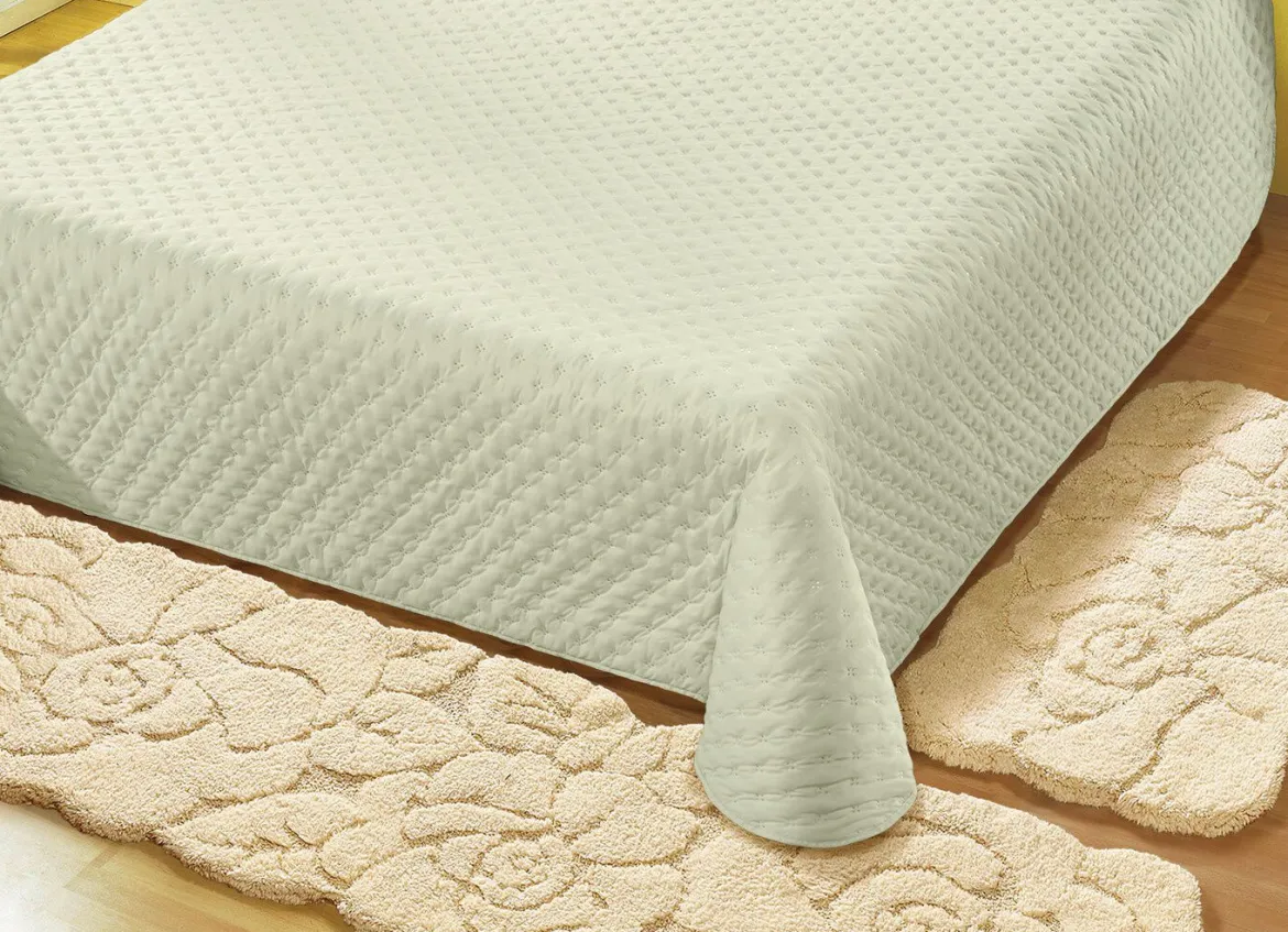 Tagesdecke mit Steppung und Bandeinfassung