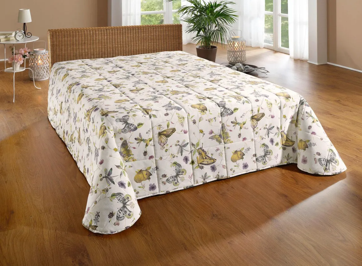 Tagesdecke und Kissenbezüge mit Schmetterlingsmotive