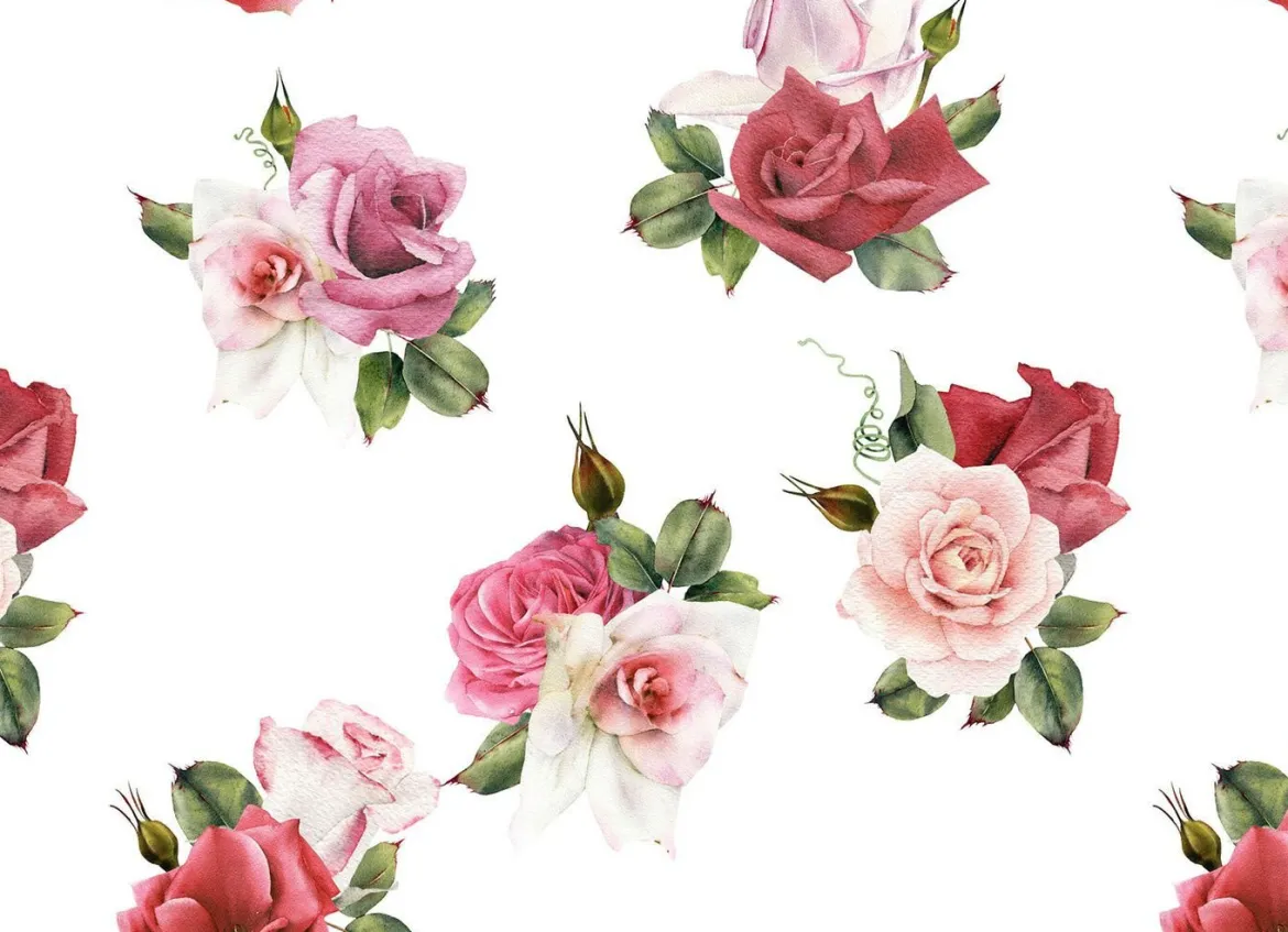 Tagesdecke und Kissenbezüge mit Rosen- Motiven