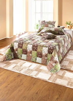 Tagesdecken und Kissenbezüge in Patchwork-Optik aus Baumwolle