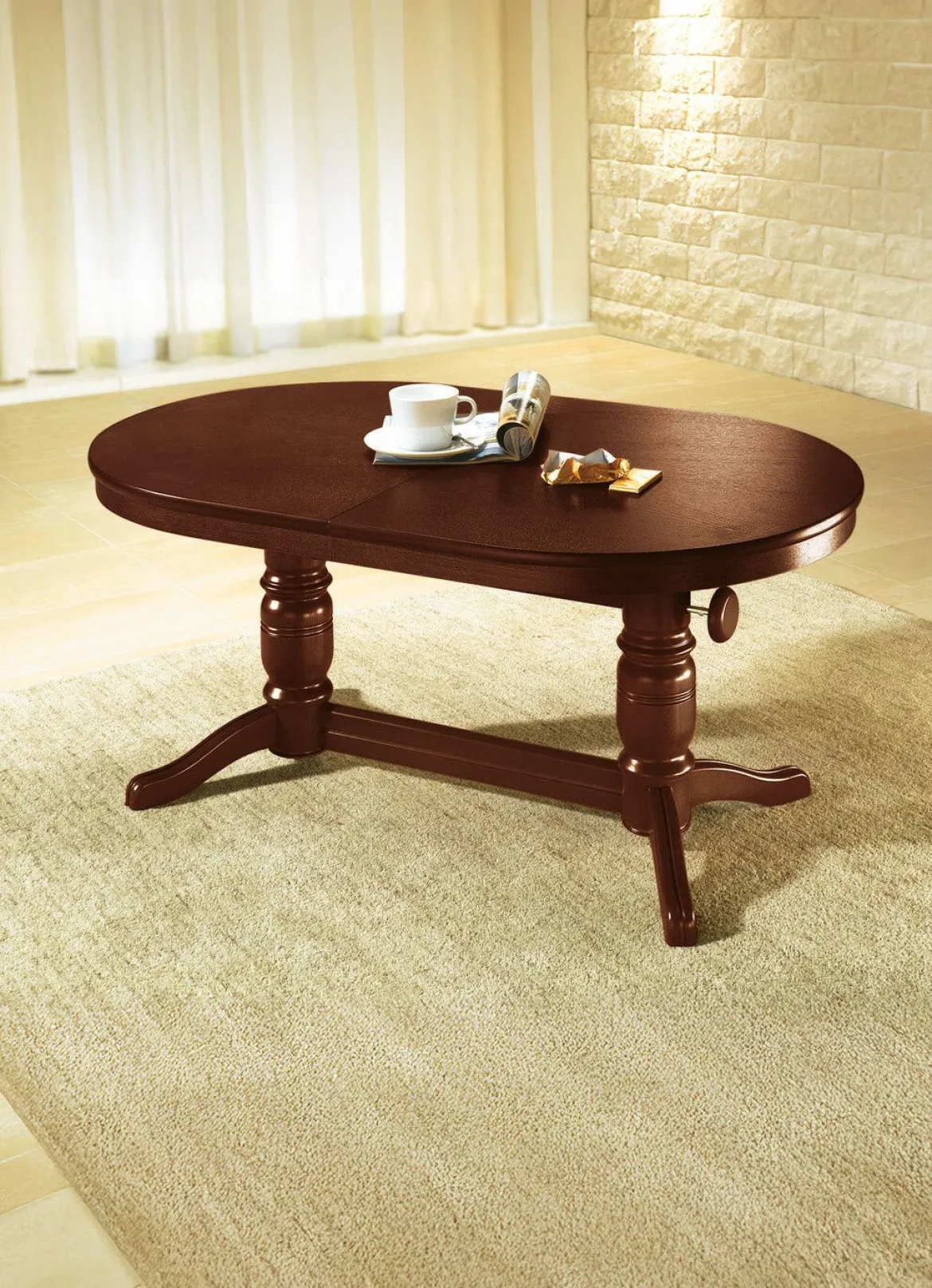 Teilmassiver Couchtisch mit gedrechseltem Tischgestell
