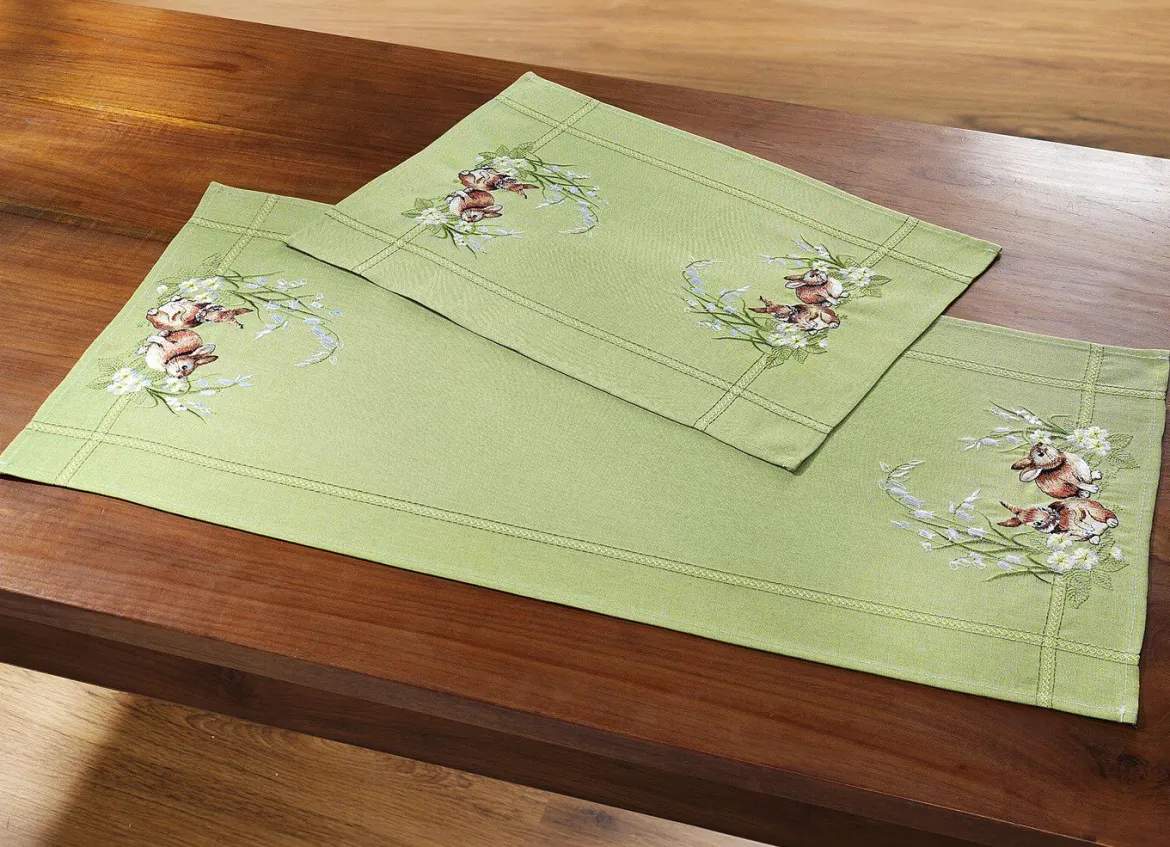 Tisch- und Raumdekoration mit Blüten- und Gräsermotiv