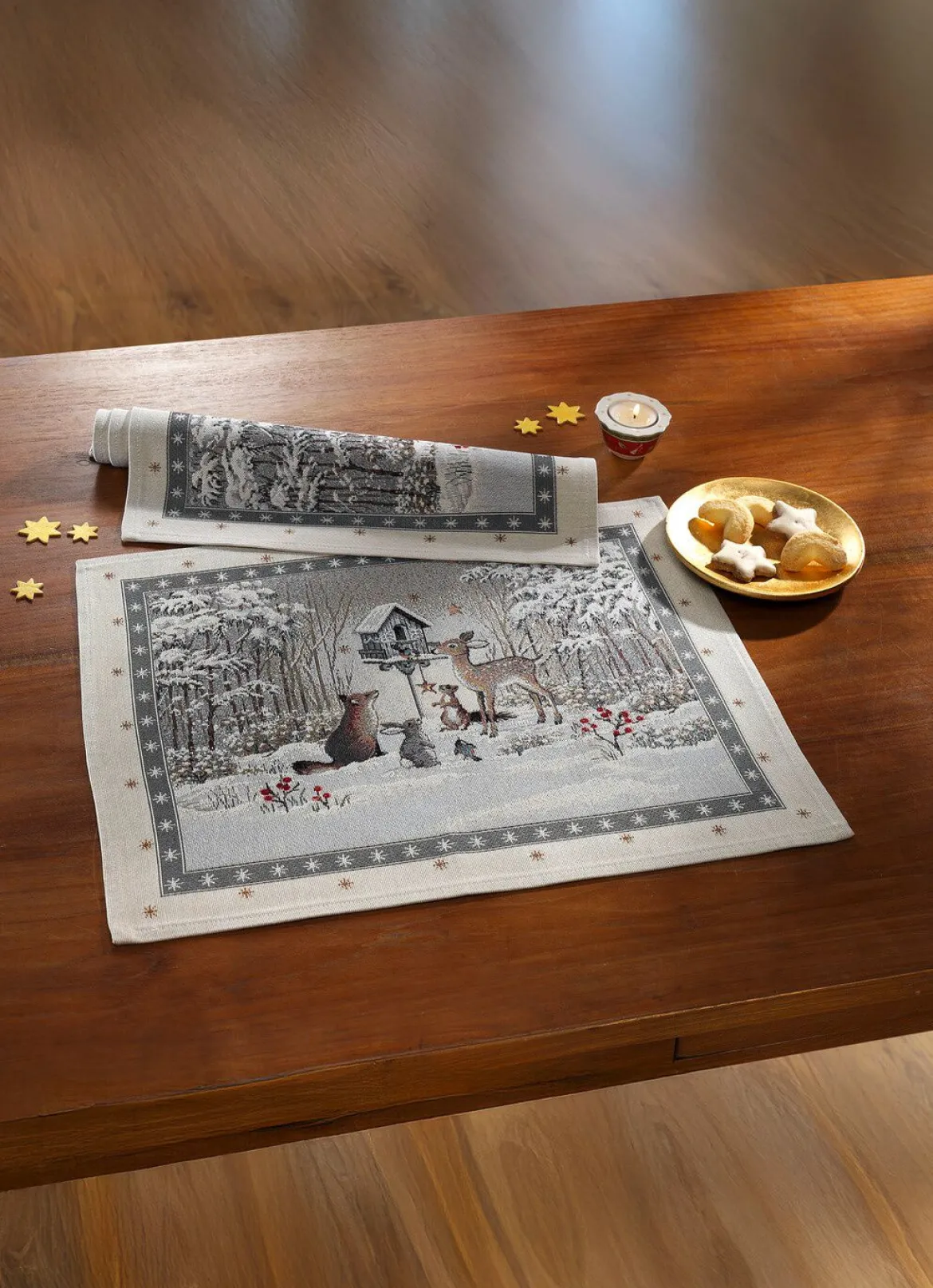 Tisch- und Raumdekoration mit Winterlandschaft